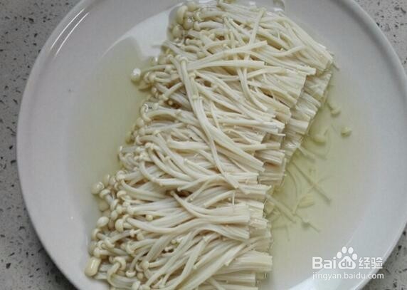 简单易学的蒜蓉米椒蒸金针菇的家常做法