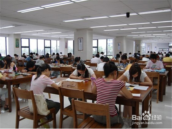 大学中怎么学习才能拿到奖学金？