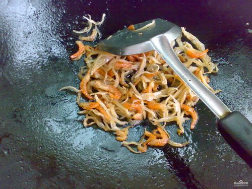 鱼虾劲炒韭菜花