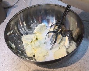 巴斯克式芝士蛋糕的做法