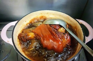 宴客看家菜招财肘子的攻略