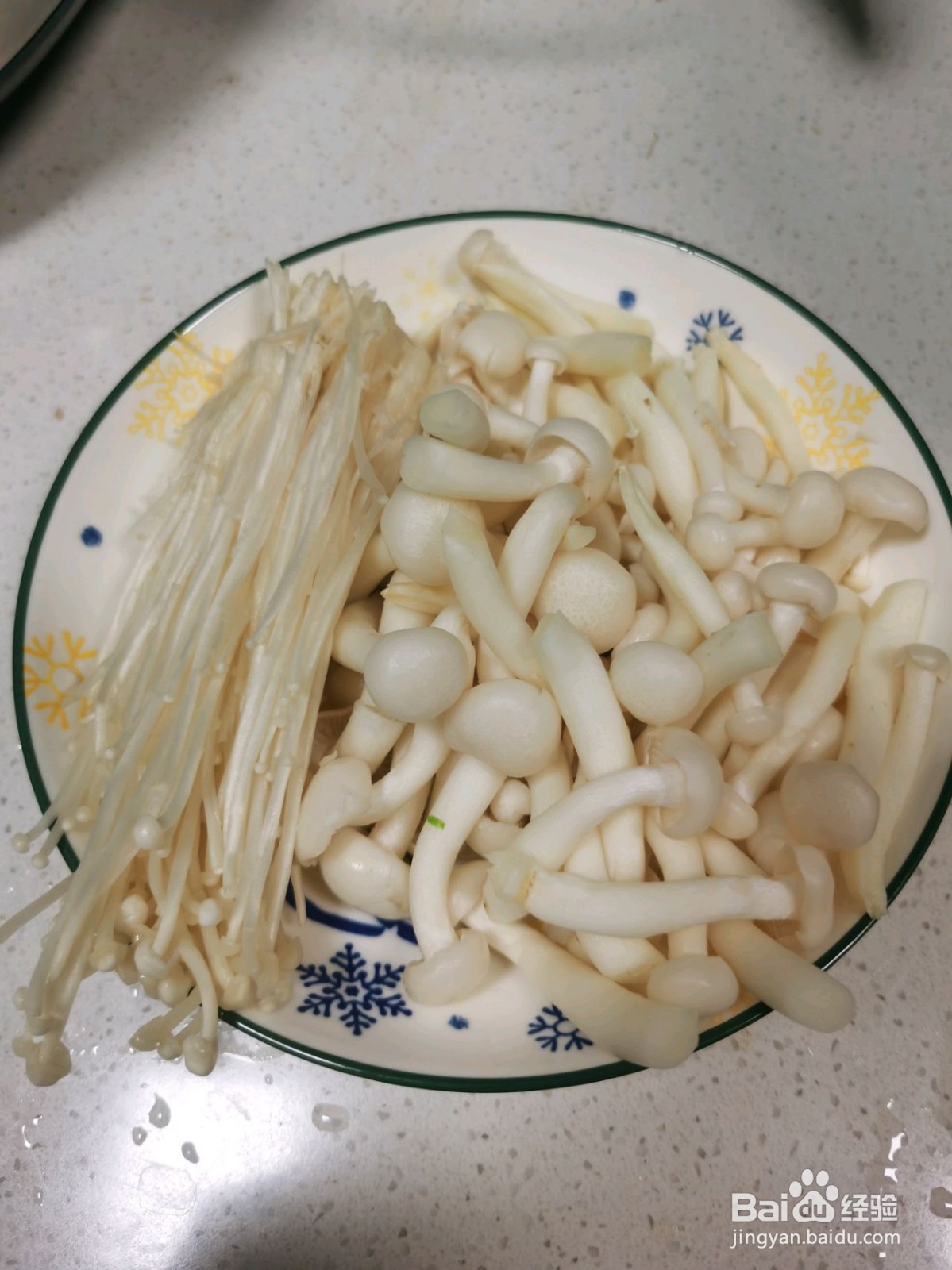 菌菇酸汤龙利鱼的做法