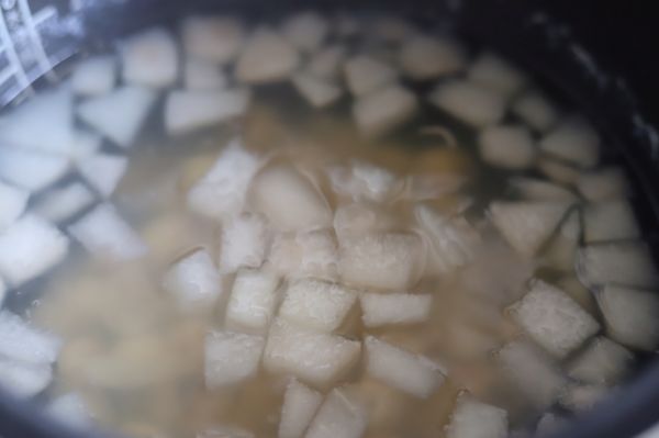 蔓越莓莲子百合西米梨汤