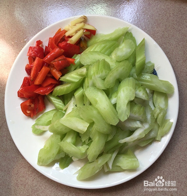 芹菜炒瘦肉的制作方法