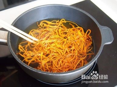 如何制作凉拌虫草花