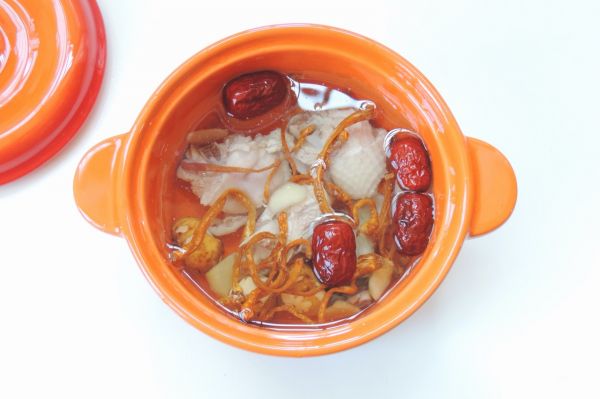 虫草栗子鸡腿炖汤