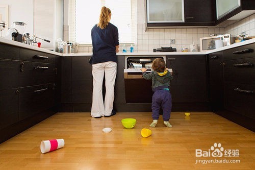 情侣之间的家务事怎么处理