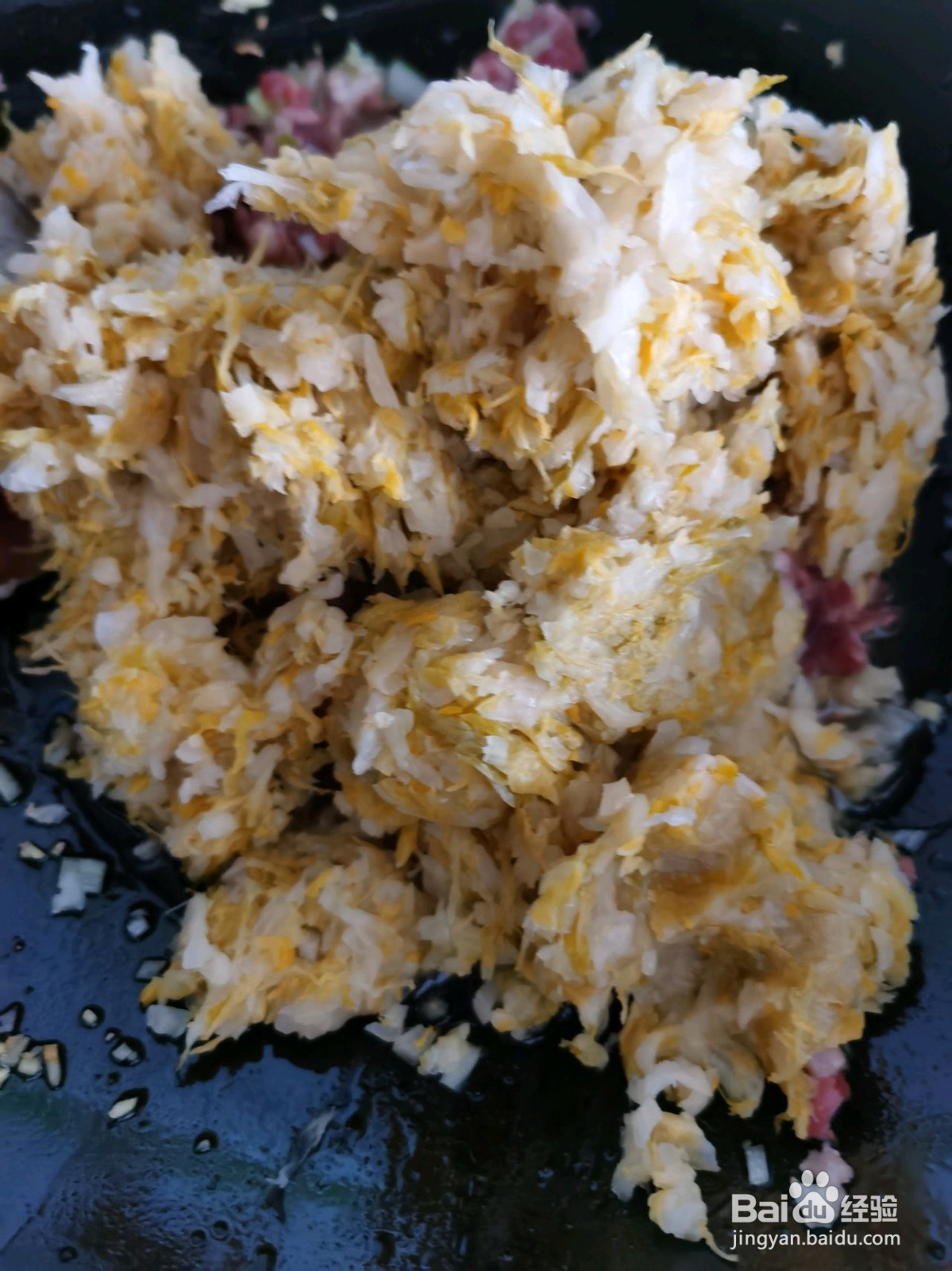 大东北酸菜肉馅蒸饺的做法