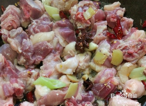 如何做出美味的魔芋烧鸭