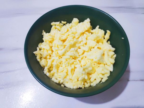 咸蛋黄培根披萨