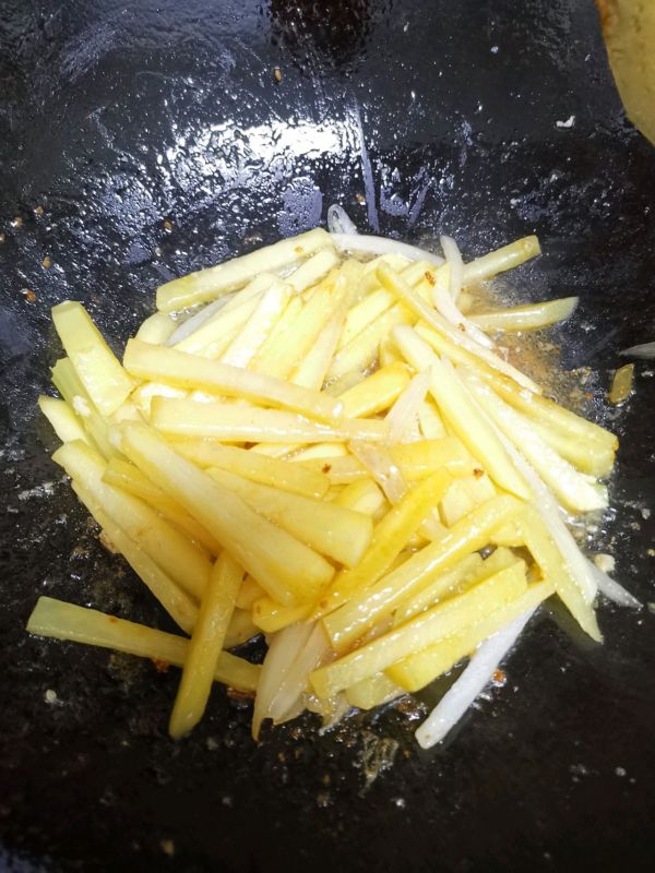 鸡丝芹菜炒土豆