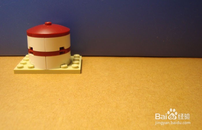 如何用积木拼装搬运桔子的场景