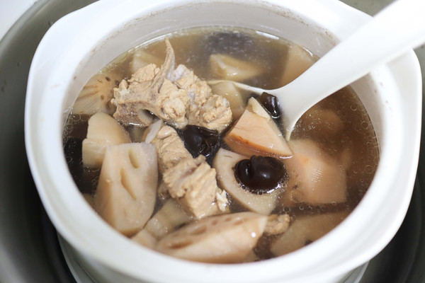 腔骨莲藕木耳汤