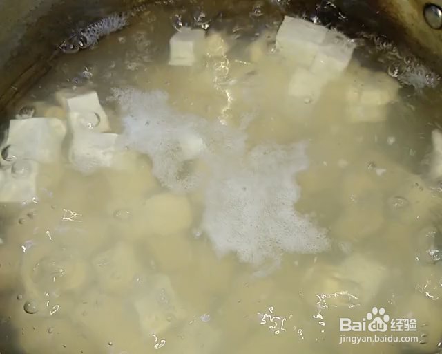 细腻美味的香椿芽拌豆腐