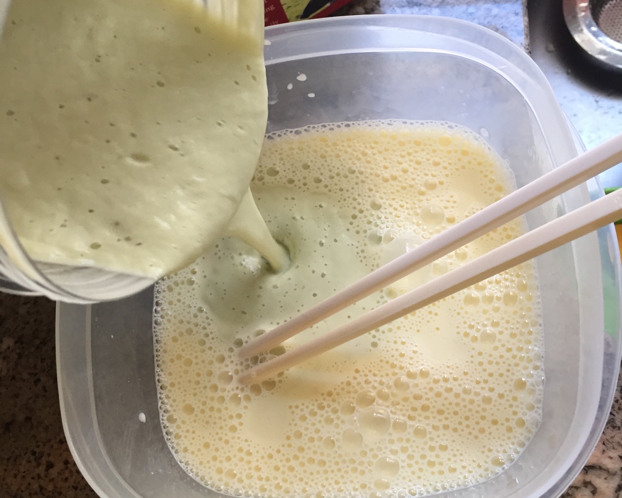 一款神奇的美食—香蕉鳄鱼果pancake