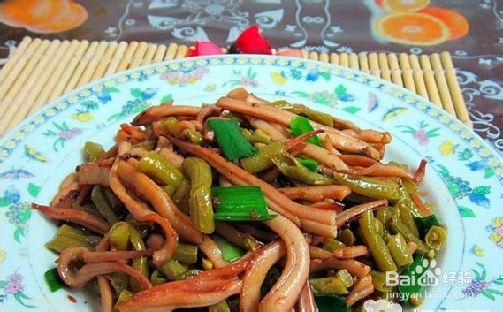 咸豆角炒鱿鱼丝