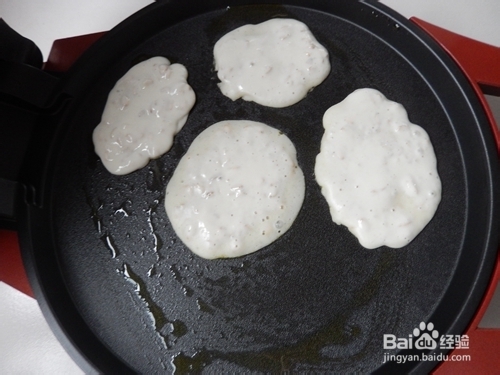 营养早餐饼：奶香燕麦松饼