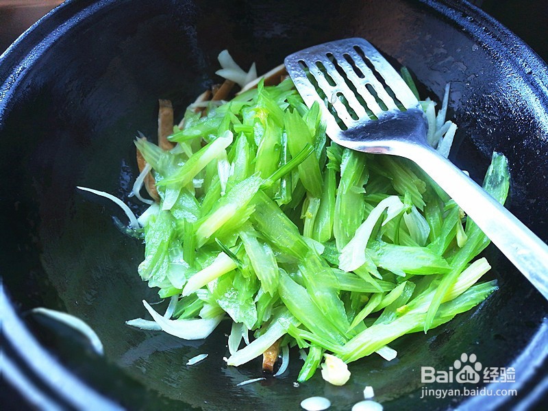 怎么做黑豆腐干炒芹菜