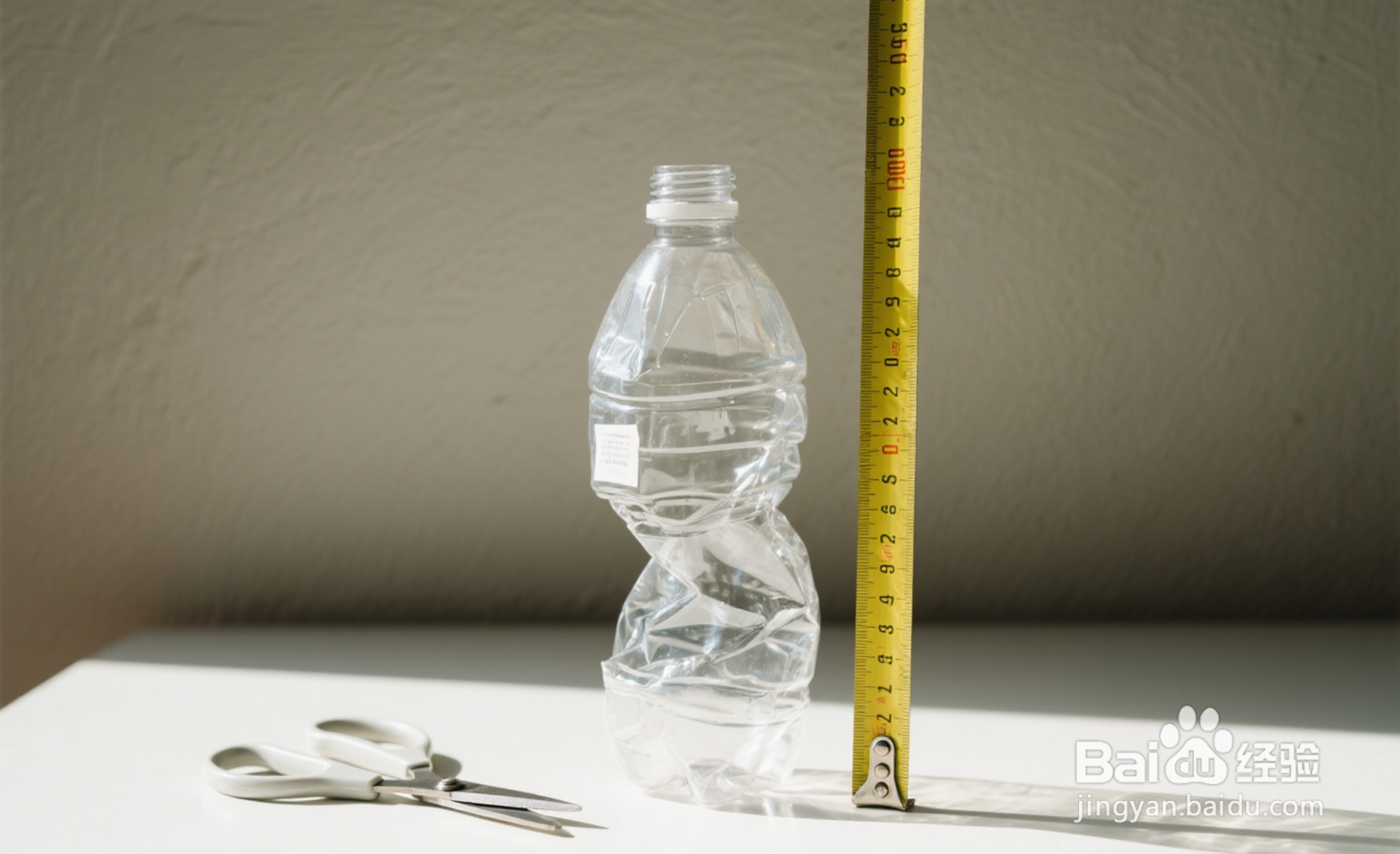 任何用废弃瓶子变身可爱笔筒,超简单手工教程