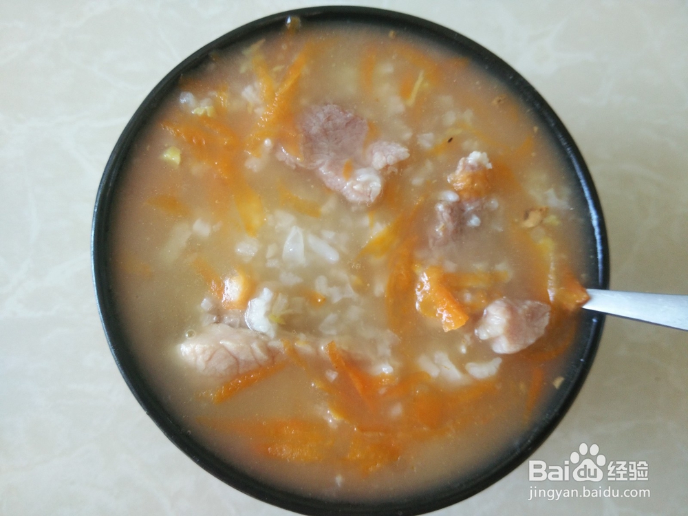 红萝卜肉片滚粥的做法