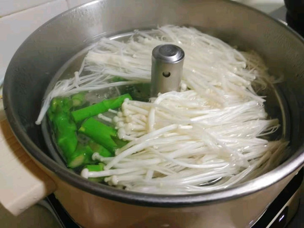 金针菇牛排粉丝沙拉