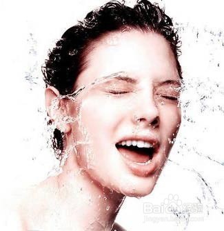 护肤在于“清洁”美白在于“保湿”皮肤水嘟嘟