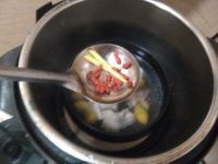 青橄榄排骨汤的做法