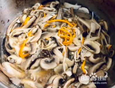 鲜到起飞的菌菇汤的做法