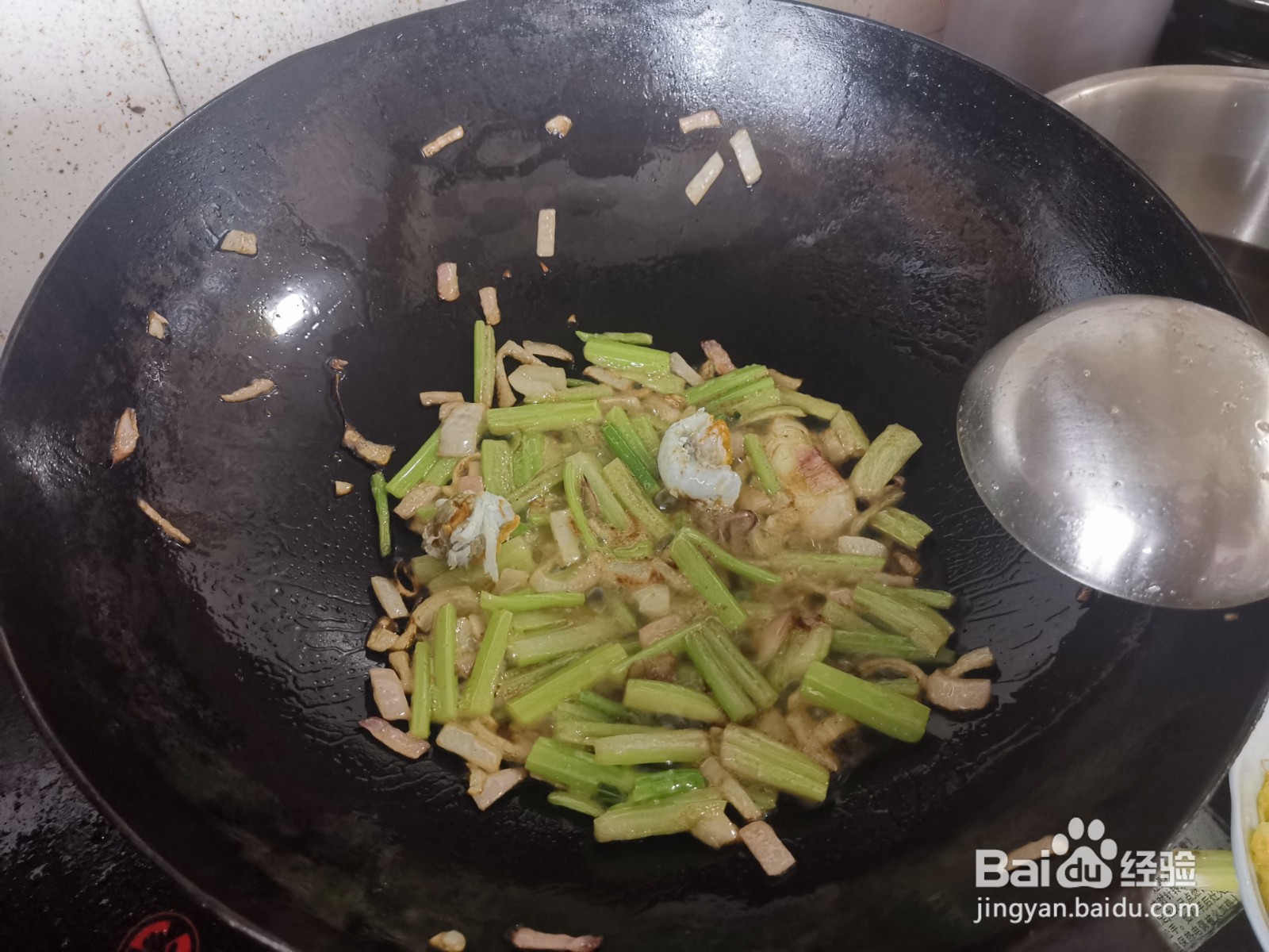 蛋黄炒芹菜鸡蛋