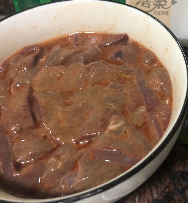 大排档喷香炒猪肝