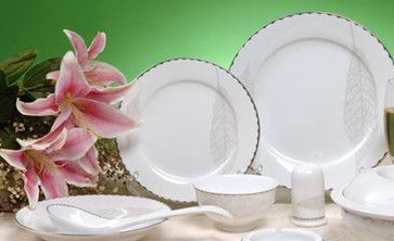 如何挑选优质的陶瓷餐具