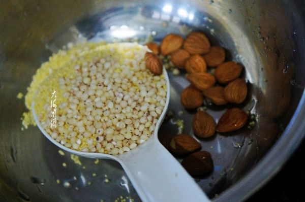 红枣杏仁杂粮羹