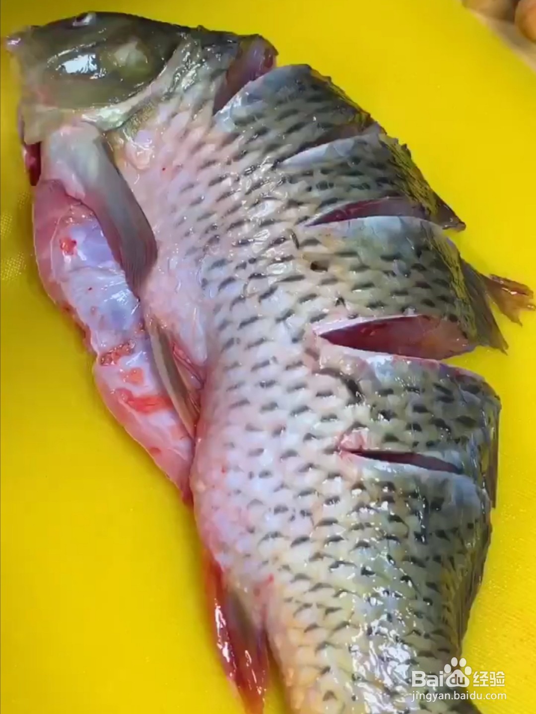 香辣红烧鲤鱼的做法