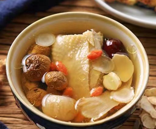 姬松茸红枣炖鸡汤