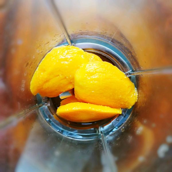 低卡芒果蔓越莓冰沙