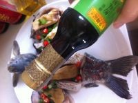 咸鸡蒸鲫鱼如何做