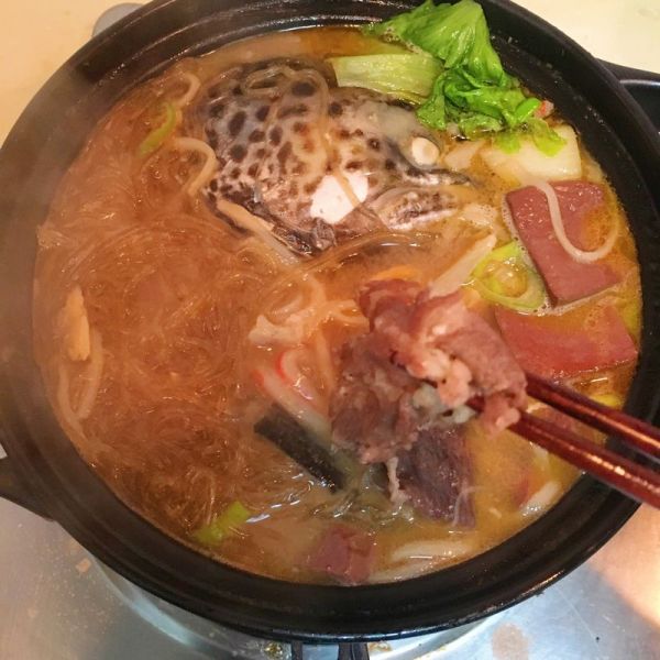 三文鱼头海鲜火锅