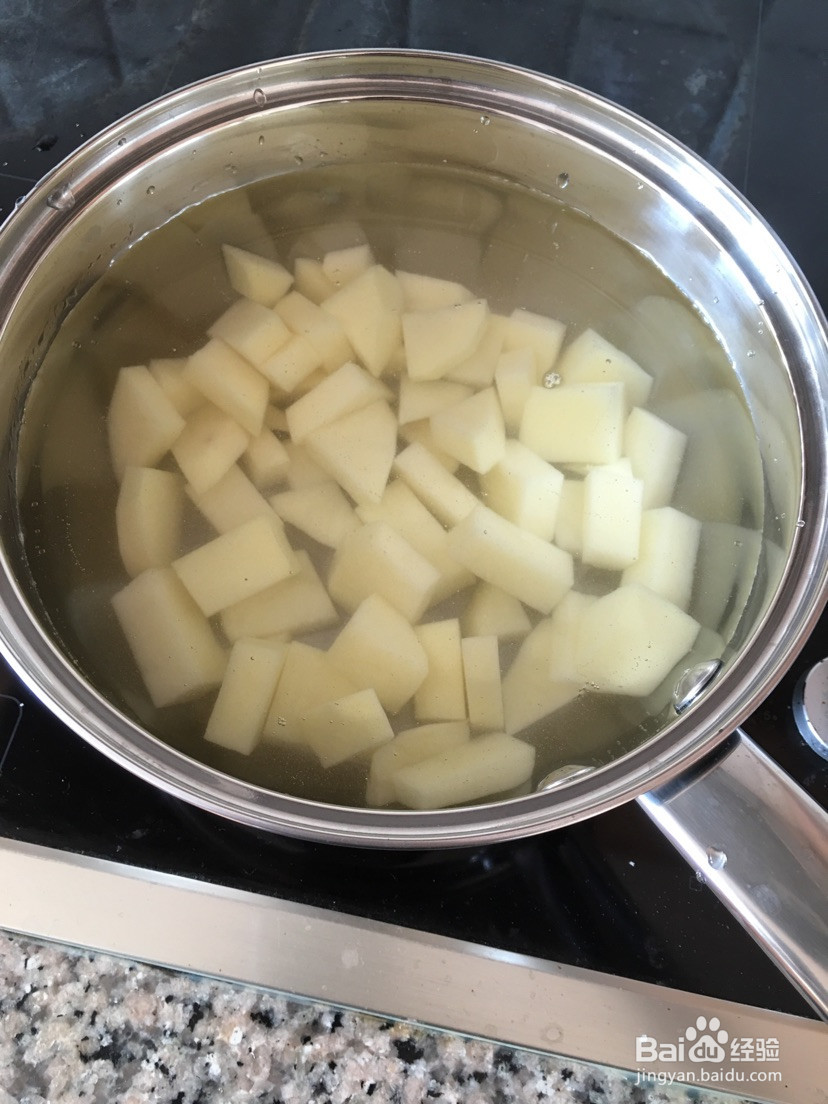 土豆烧鸡的做法