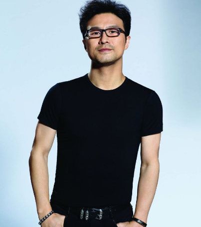 汪峰有一首歌词中有“也许有十年我不曾流泪，也许有十年我不曾安慰”是什么歌