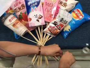 零食花束的包装教程