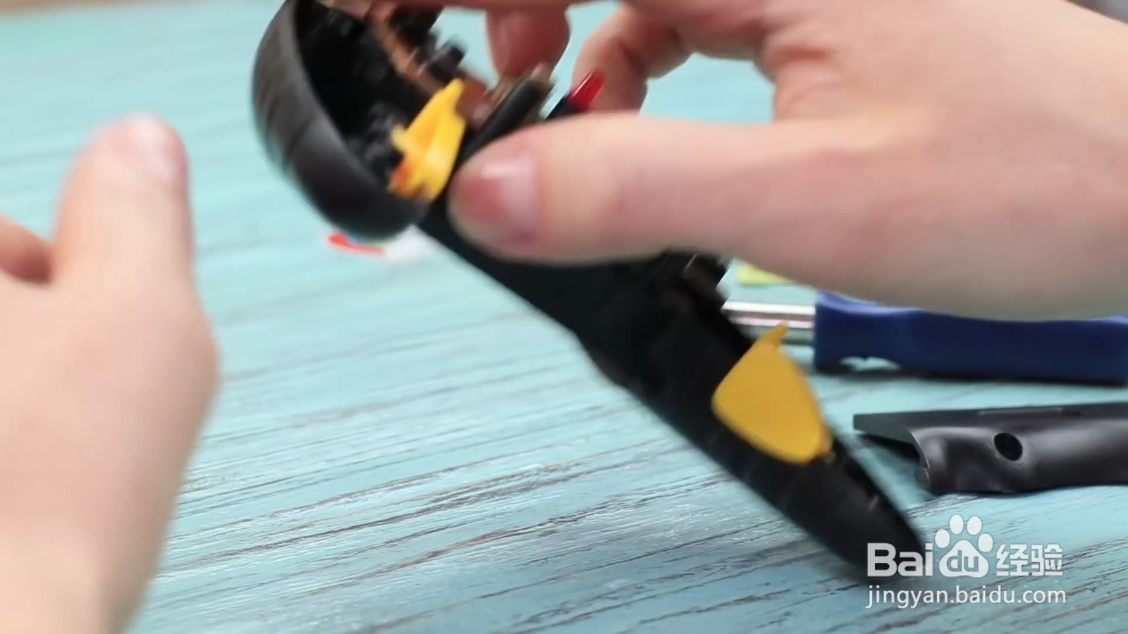 如何diy装图钉的游戏机手柄？