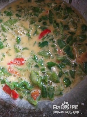食补佳品炒青椒鸡蛋的做法
