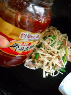 蒜苗腊肉百叶丝