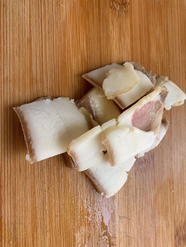 腊肉香干配芦笋