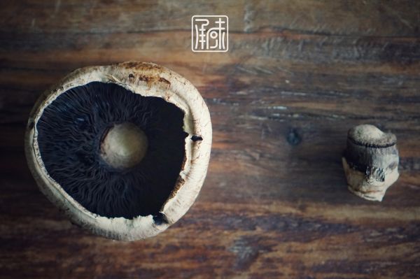 里昂黄油法香碎烤牛排菇