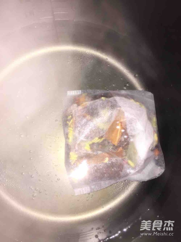 焖牛腩的家常做法