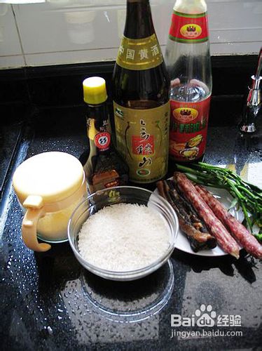广式腊味煲仔饭