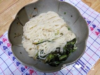 老上海的味道——葱开煨面