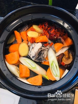 乌鸡花胶靓汤怎么做