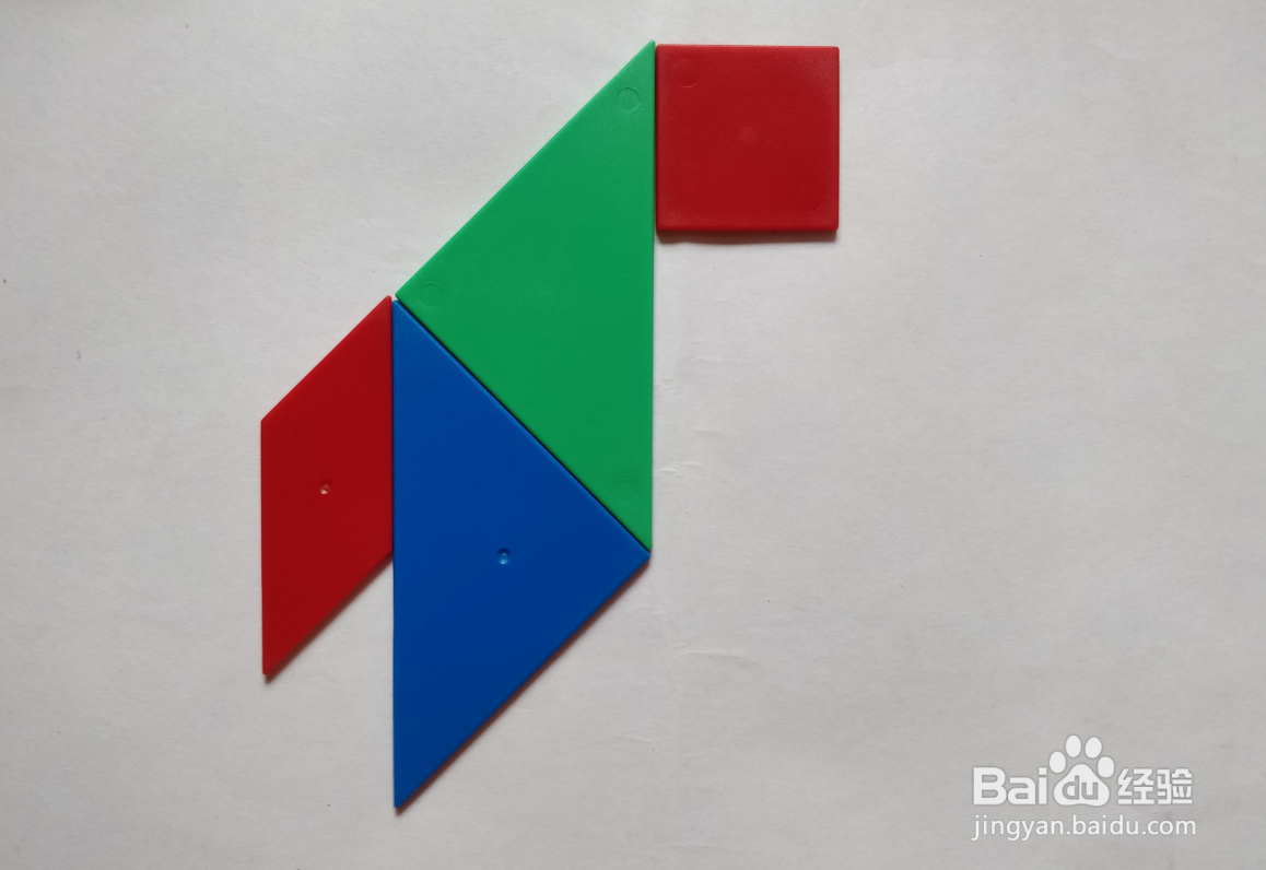 用蝶式七巧板怎么拼组一只探头企鹅?